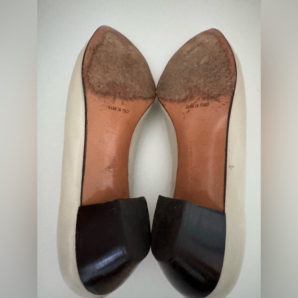 Salvatore Ferragamo Boutique Made in Italy Cream Heeled Loafers Size 8 - Picture 13 of 16